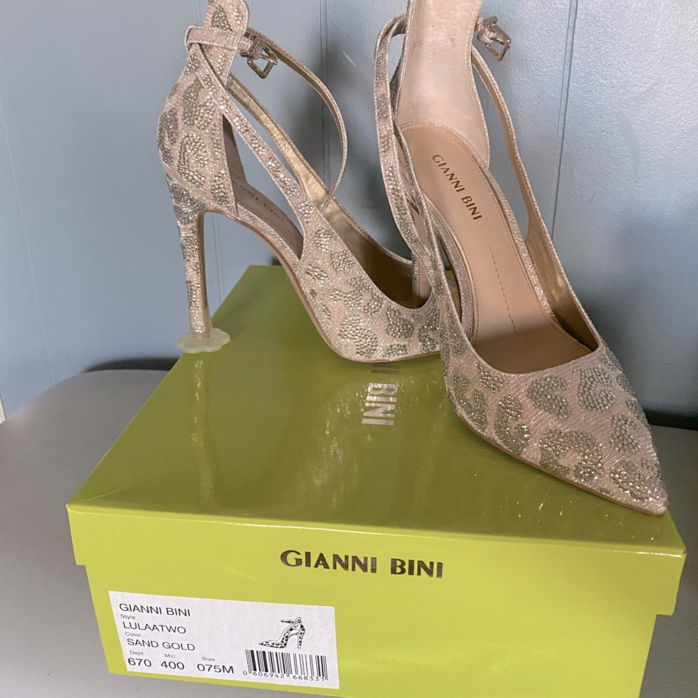 Sz 7 1/2 Gianni Bini